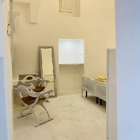 Chicchisanti 3* Castrignano del Capo