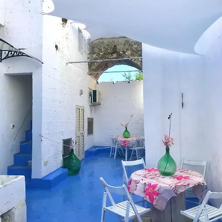 Chicchisanti Castrignano del Capo