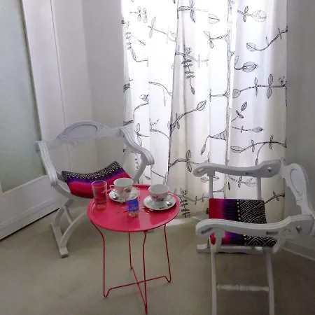 Chicchisanti ゲストハウス 3*